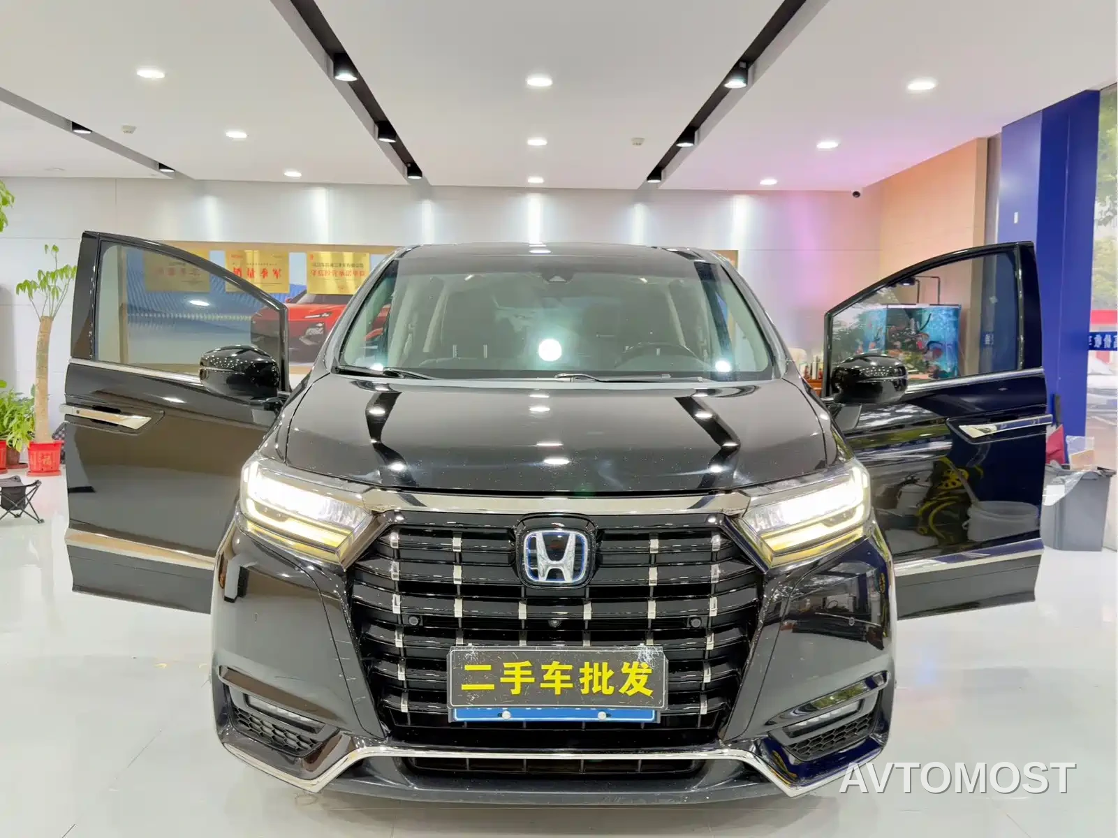 Honda Elysion 2022 2.0L e:HEV Luxury — фото 17