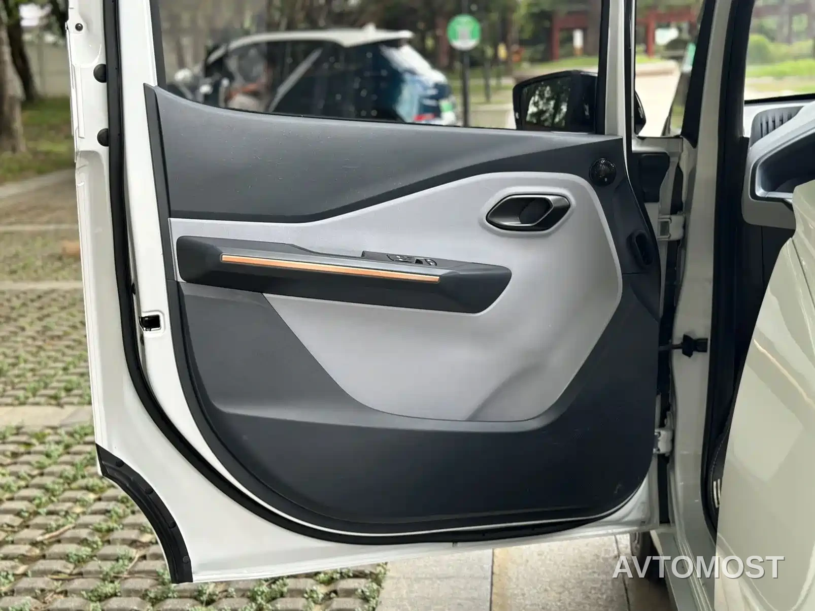 Wuling NanoEV 2021 Fun Edition — фото 16
