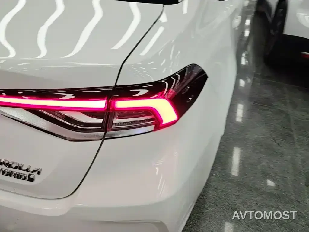 Toyota Corolla 2023 1.8L Smart Hybrid Dual Engine Elite Edition — фото 8