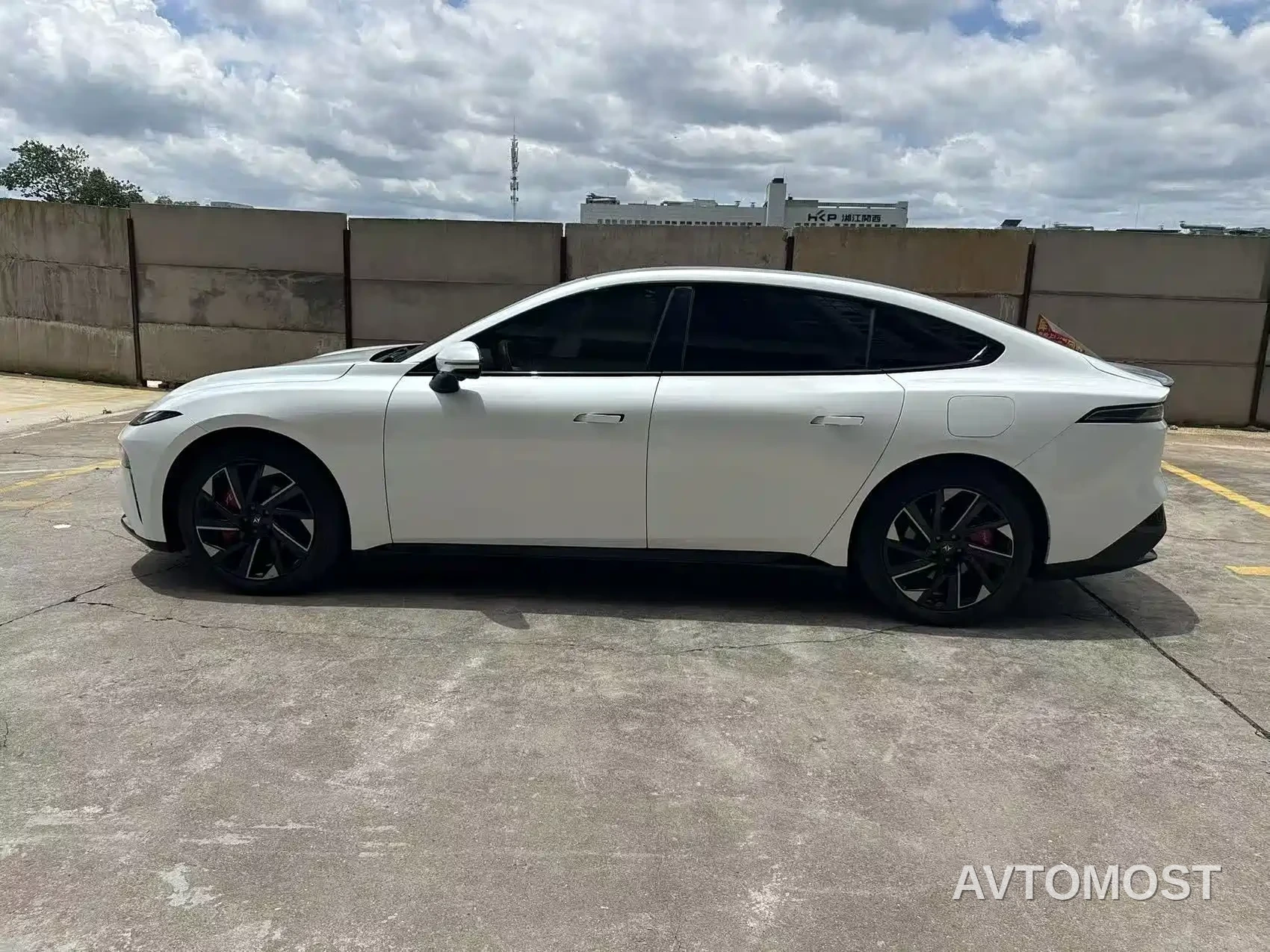 Dongfeng Yipai eπ007 2024 Pure Electric 530Air Edition — фото 11