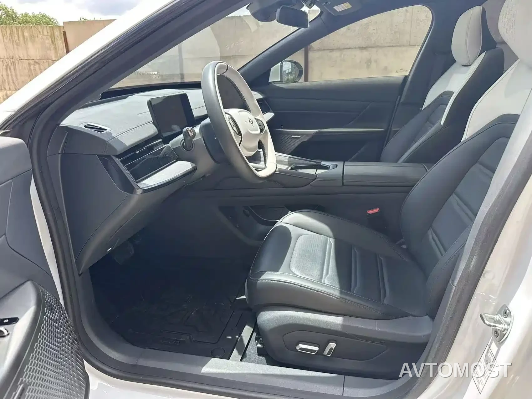 Dongfeng Yipai eπ007 2024 Pure Electric 530Air Edition — фото 12