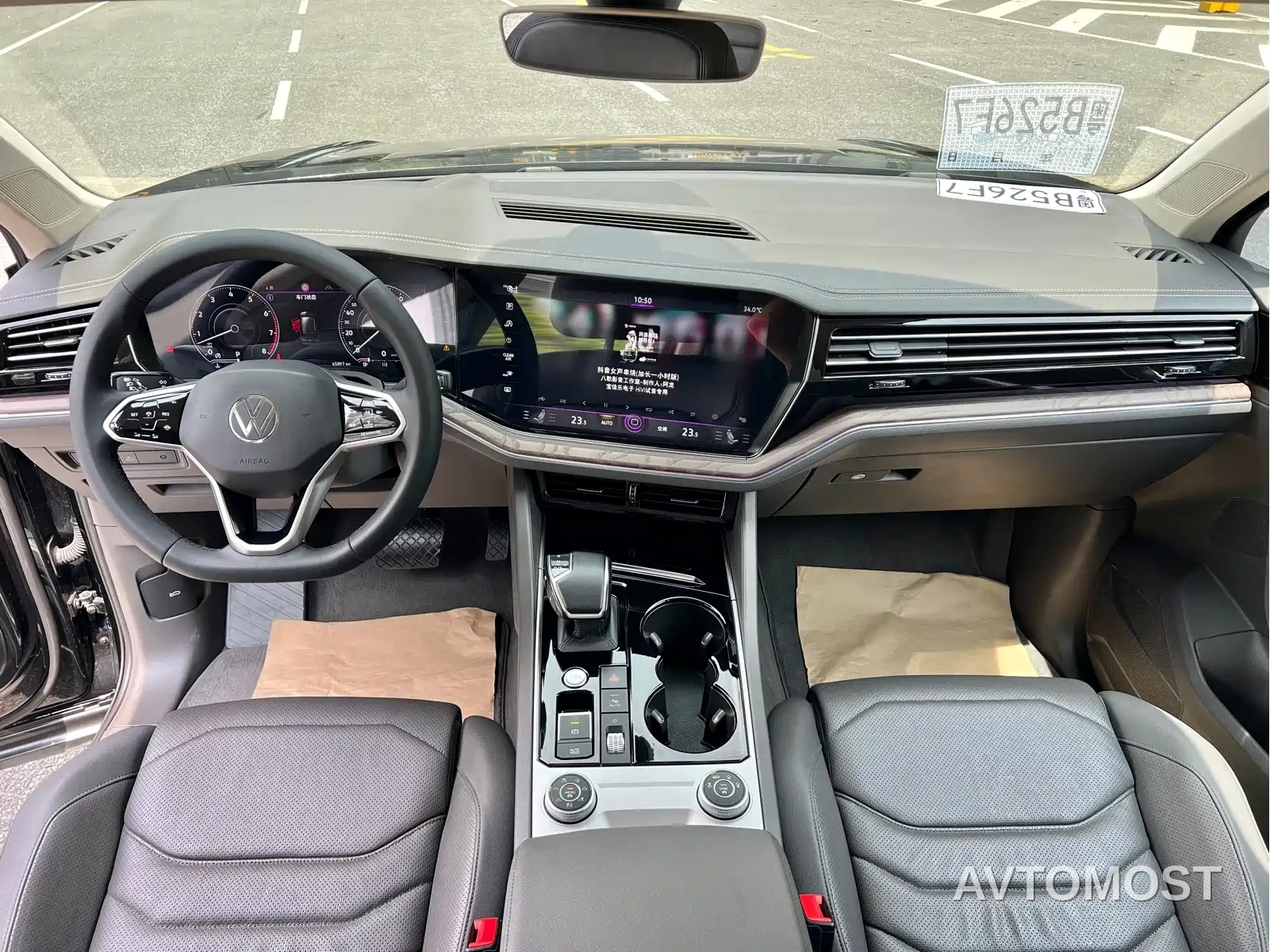 Volkswagen Touareg 2021 3.0TSI Sharp Edition with Gloss Black Sports Package — фото 12