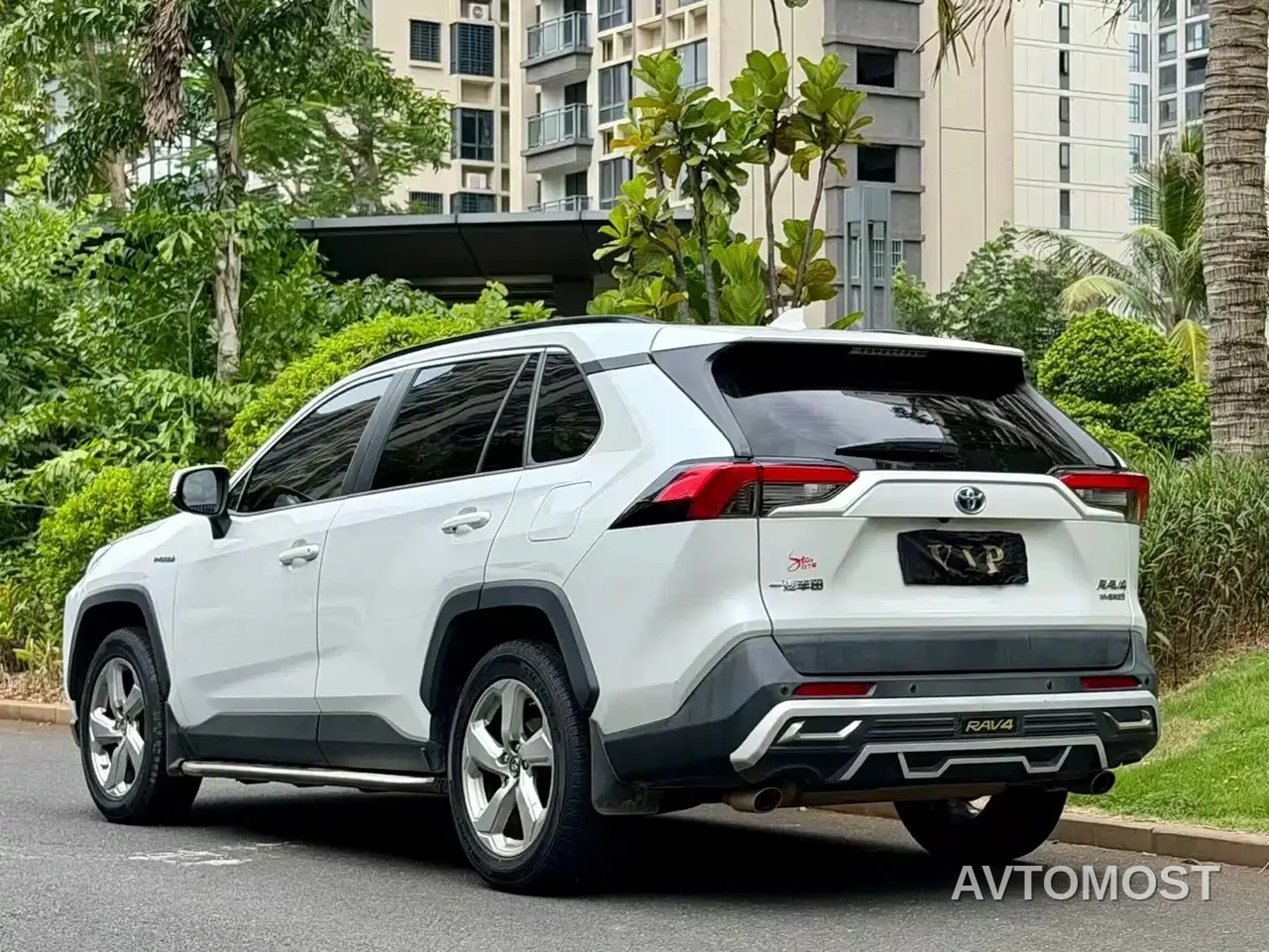 Toyota RAV4 Rongfang Dual Engine E+ 2021 2.5L 2WD Elite Pro — фото 6