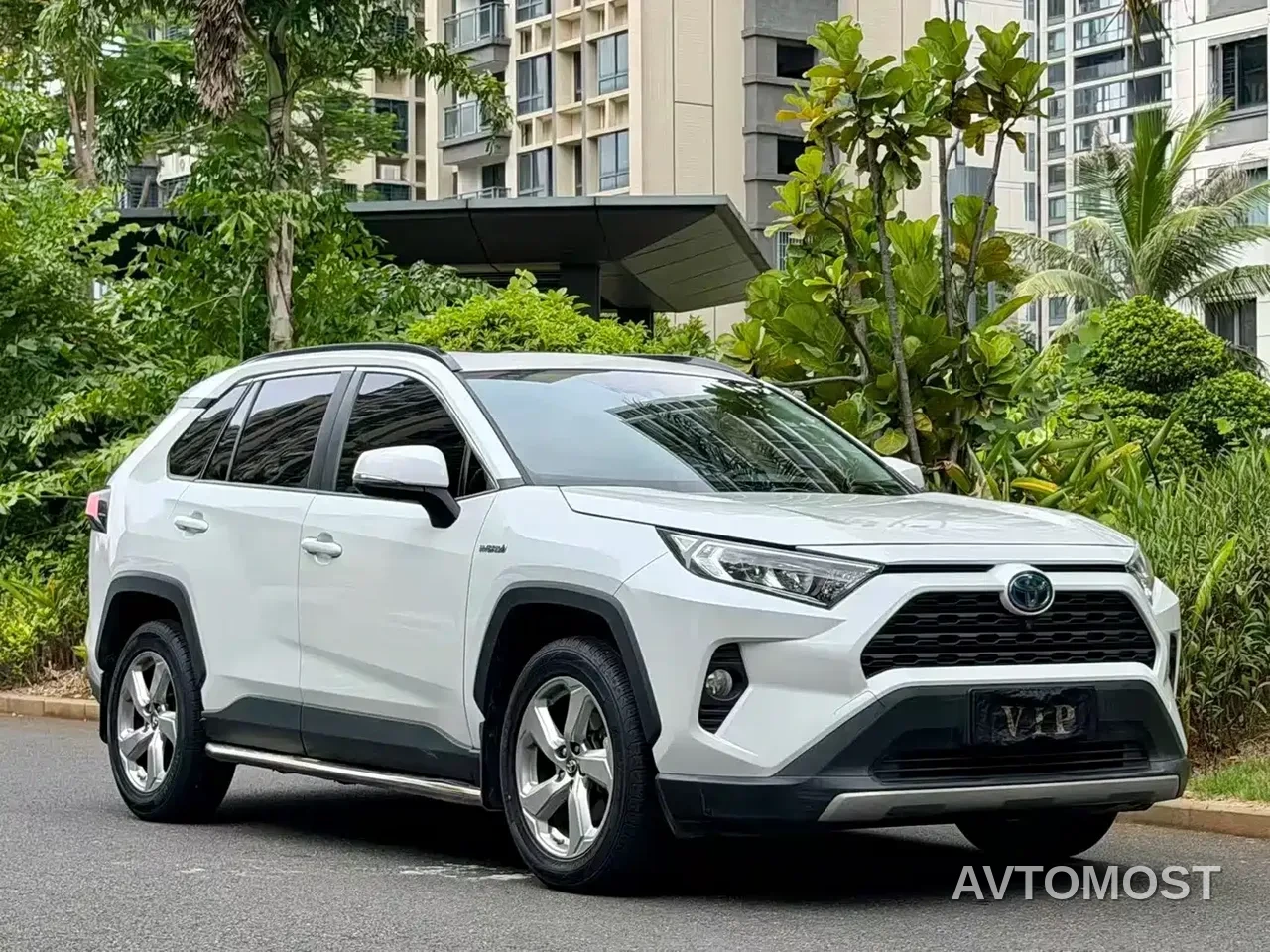Toyota RAV4 Rongfang Dual Engine E+ 2021 2.5L 2WD Elite Pro — фото 11