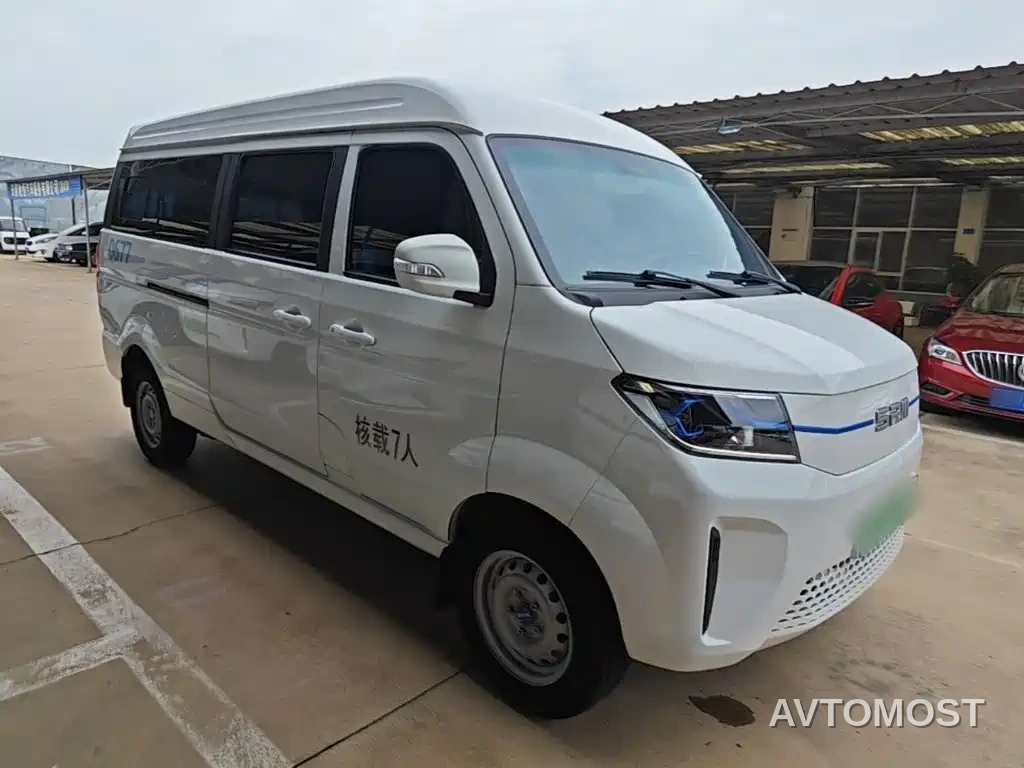 SRM Xinyuan Good Luck 2023 Standard Passenger Vehicle — фото 4