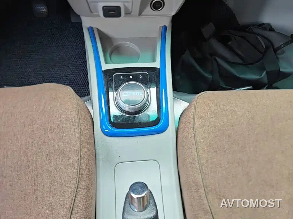 SRM Xinyuan Good Luck 2023 Standard Passenger Vehicle — фото 12