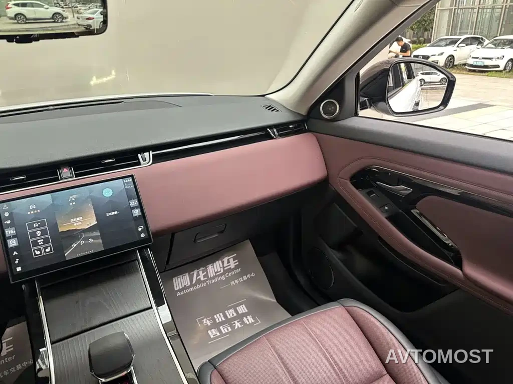 Land Rover Range Rover Evoque 2024 Range Rover Evoque L 249PS Light Master Edition — фото 11