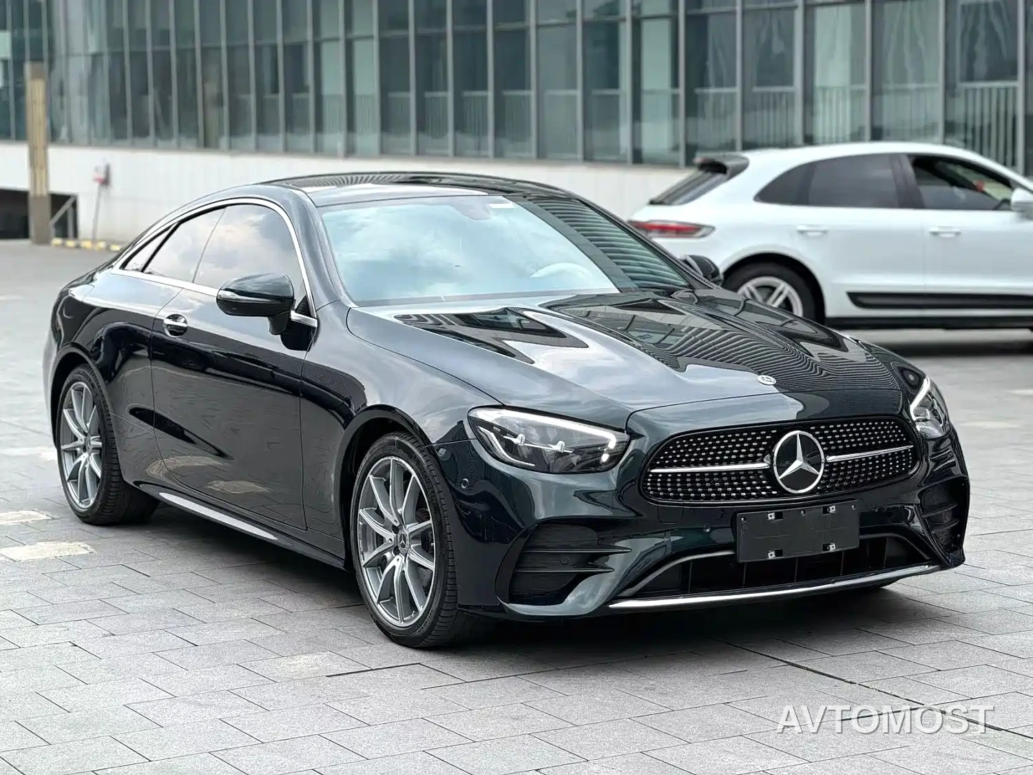 Mercedes-Benz E-Class (Import) 2023 E 260 Coupe — фото 3