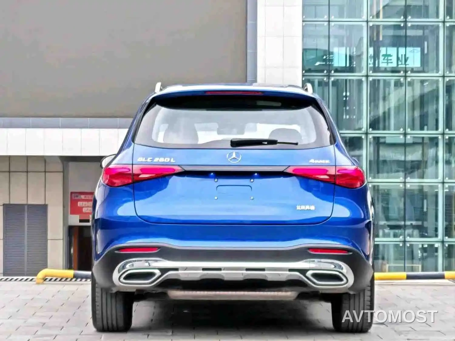 Mercedes-Benz GLC 2024 GLC 260 L 4MATIC Dynamic 5-seater — фото 4