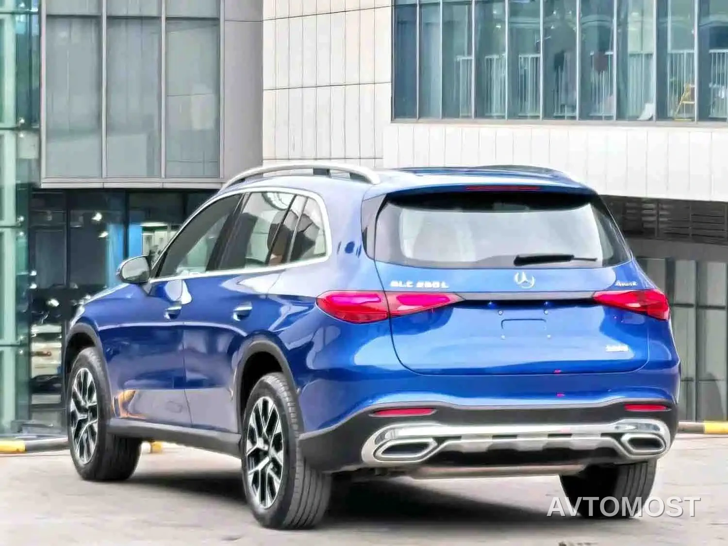 Mercedes-Benz GLC 2024 GLC 260 L 4MATIC Dynamic 5-seater — фото 5