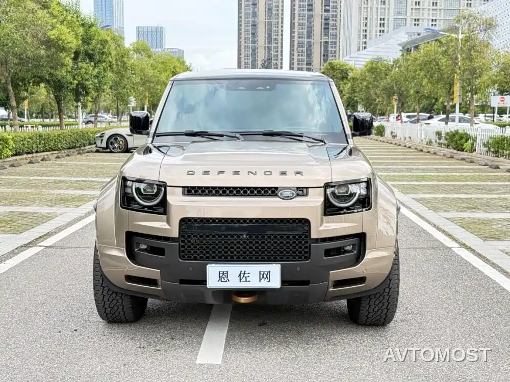 Land Rover Defender 2025 110 OCTA Edition One — фото 2