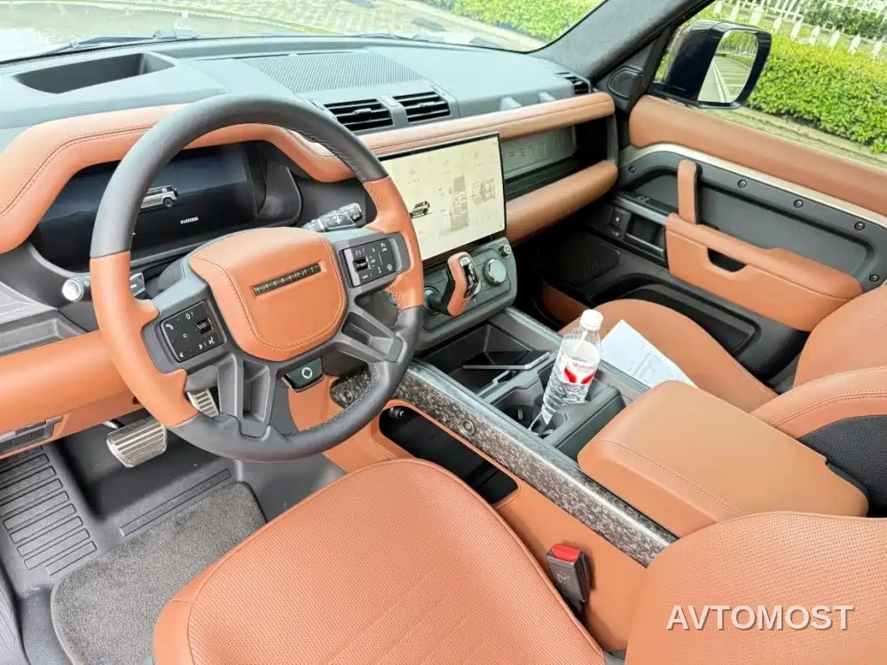 Land Rover Defender 2025 110 OCTA Edition One — фото 10