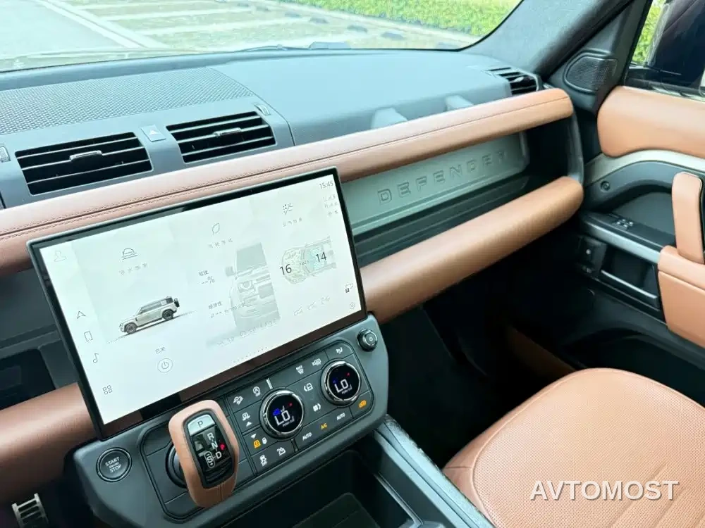 Land Rover Defender 2025 110 OCTA Edition One — фото 13