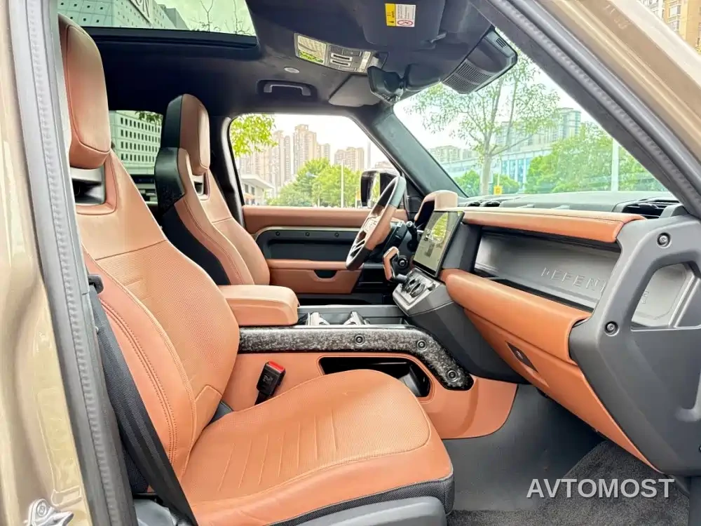 Land Rover Defender 2025 110 OCTA Edition One — фото 24