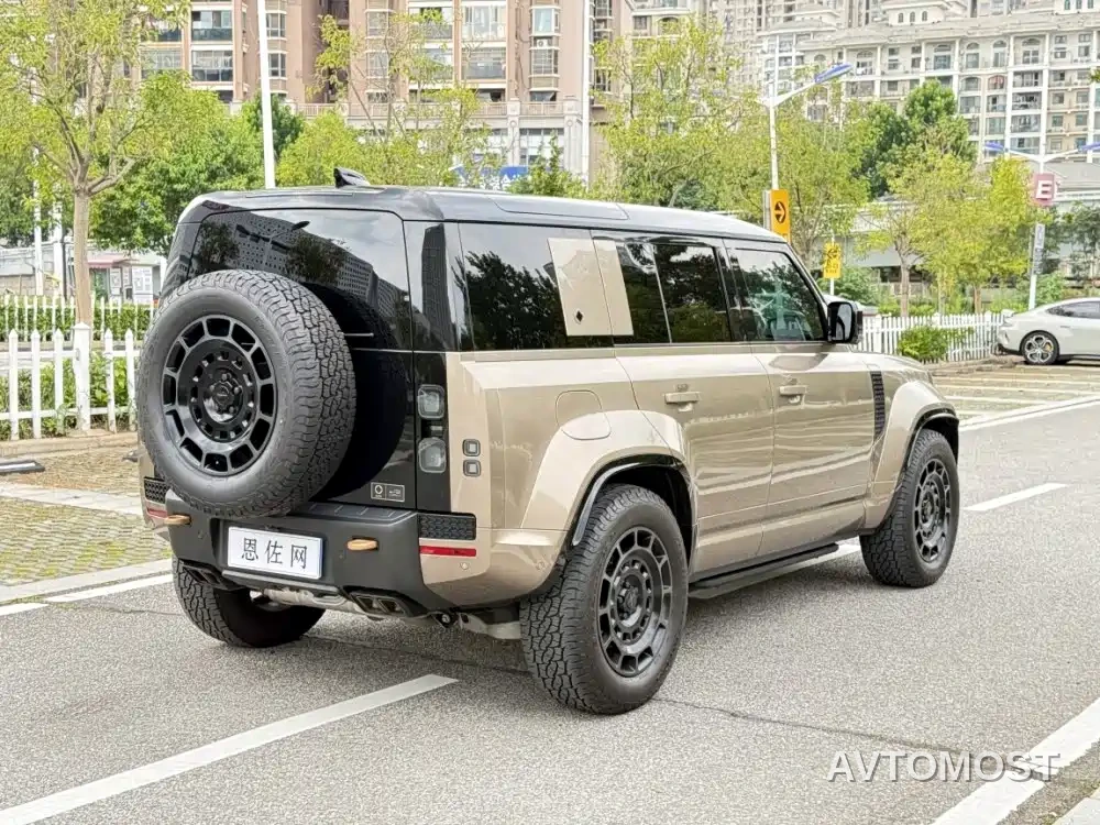 Land Rover Defender 2025 110 OCTA Edition One — фото 29