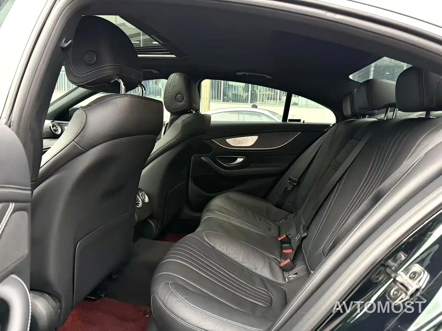 Mercedes-Benz CLS 2022 CLS 300 Luxury — фото 6