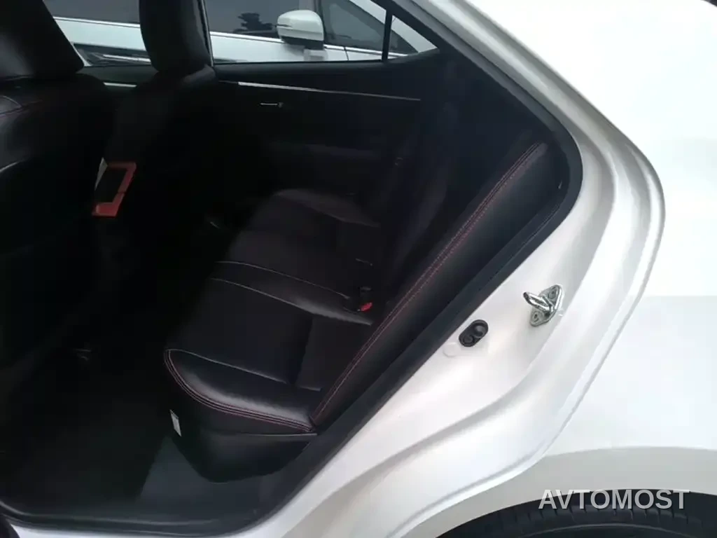 Toyota Corolla Twin Engine E+ 2019 1.8L E-CVT Leading Edition — фото 17