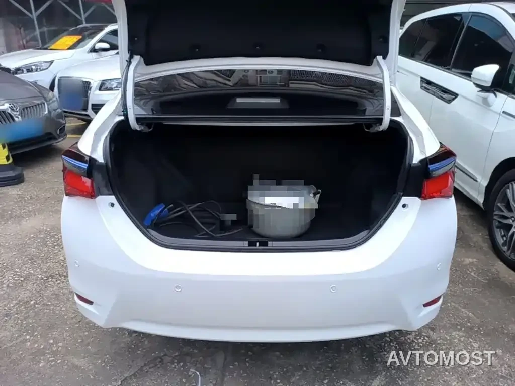 Toyota Corolla Twin Engine E+ 2019 1.8L E-CVT Leading Edition — фото 19