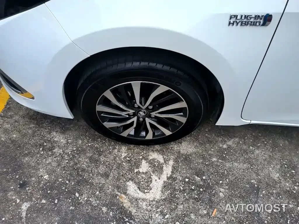 Toyota Corolla Twin Engine E+ 2019 1.8L E-CVT Leading Edition — фото 22