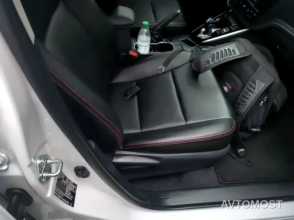 Toyota Corolla Twin Engine E+ 2019 1.8L E-CVT Leading Edition — фото 24