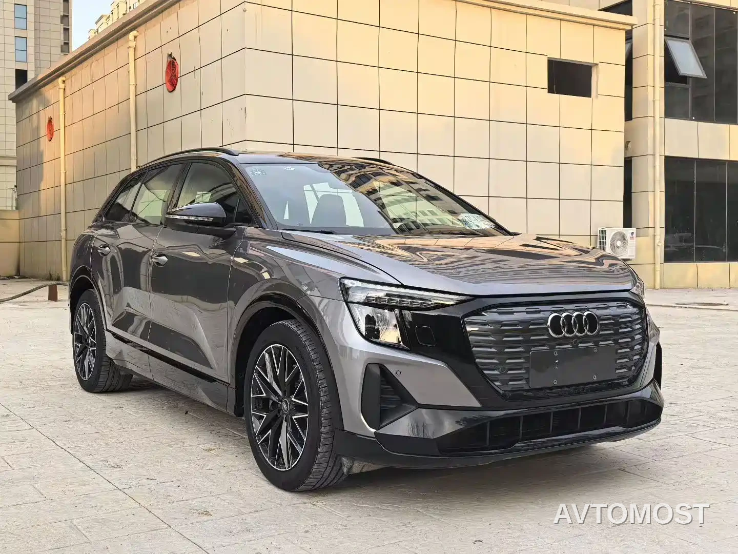 Audi Q5 e-tron 2022 40 e-tron Starlight Edition Brocade Package — фото 3