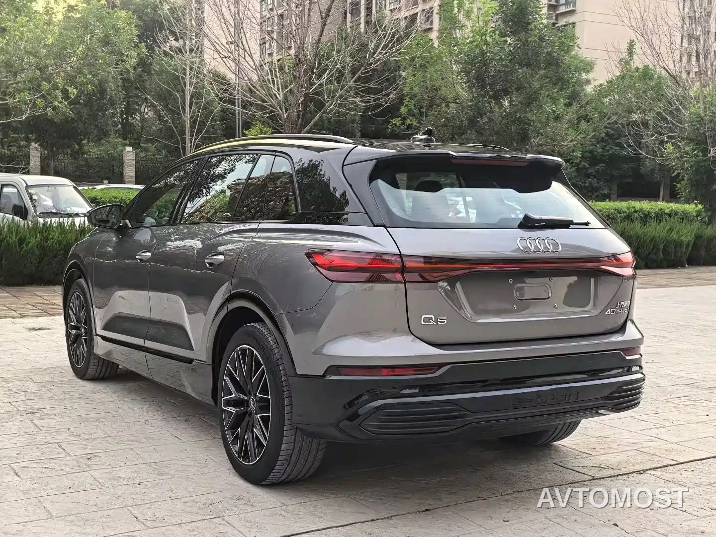 Audi Q5 e-tron 2022 40 e-tron Starlight Edition Brocade Package — фото 7