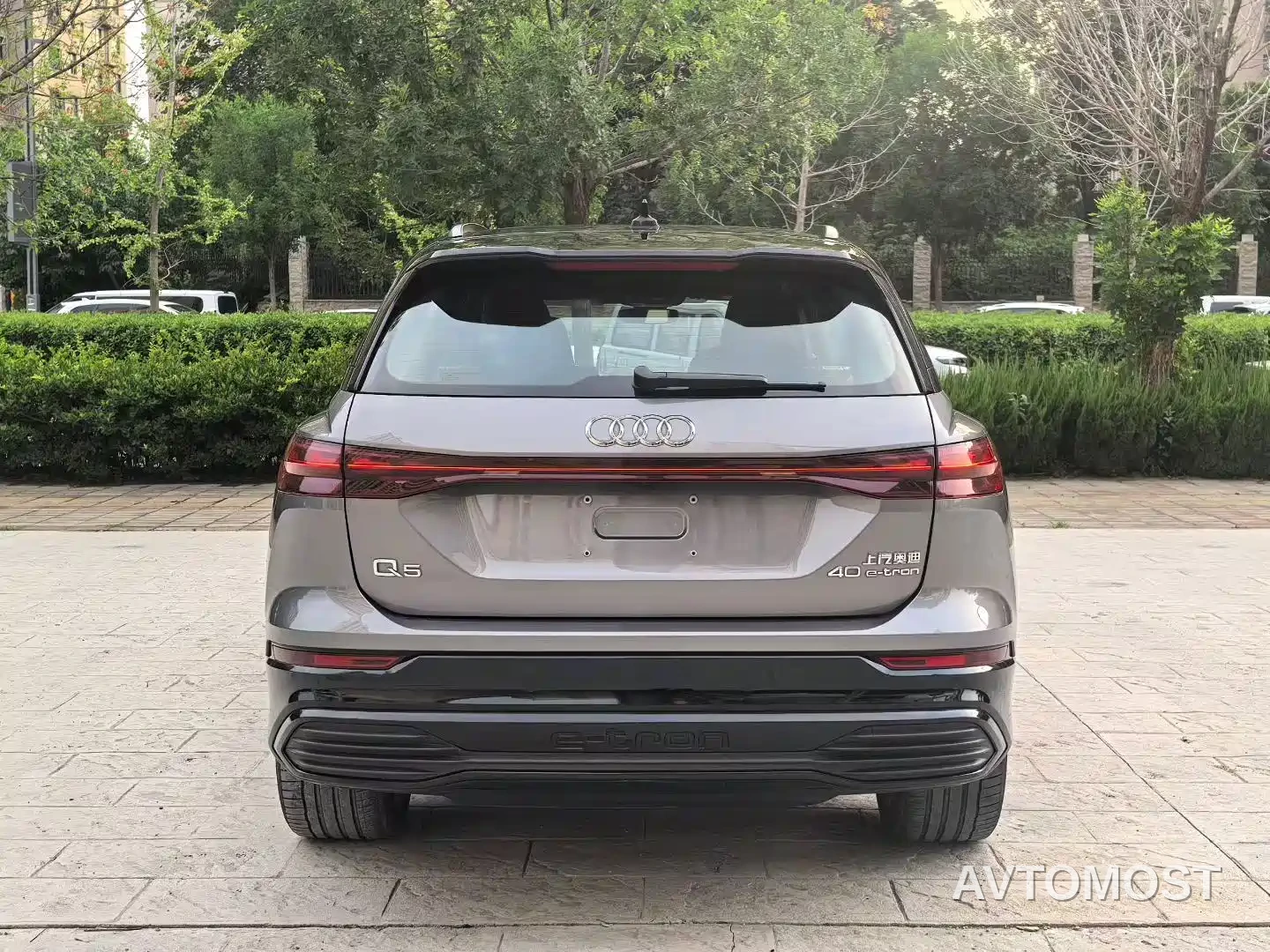 Audi Q5 e-tron 2022 40 e-tron Starlight Edition Brocade Package — фото 8