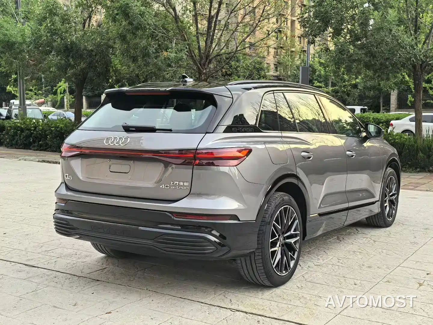 Audi Q5 e-tron 2022 40 e-tron Starlight Edition Brocade Package — фото 9