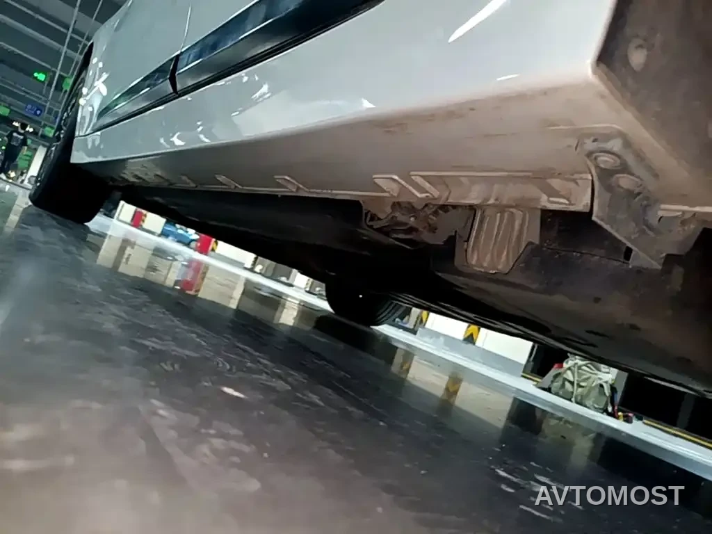 Geely Borui PHEV 2021 1.5T ePro Leading Edition — фото 22
