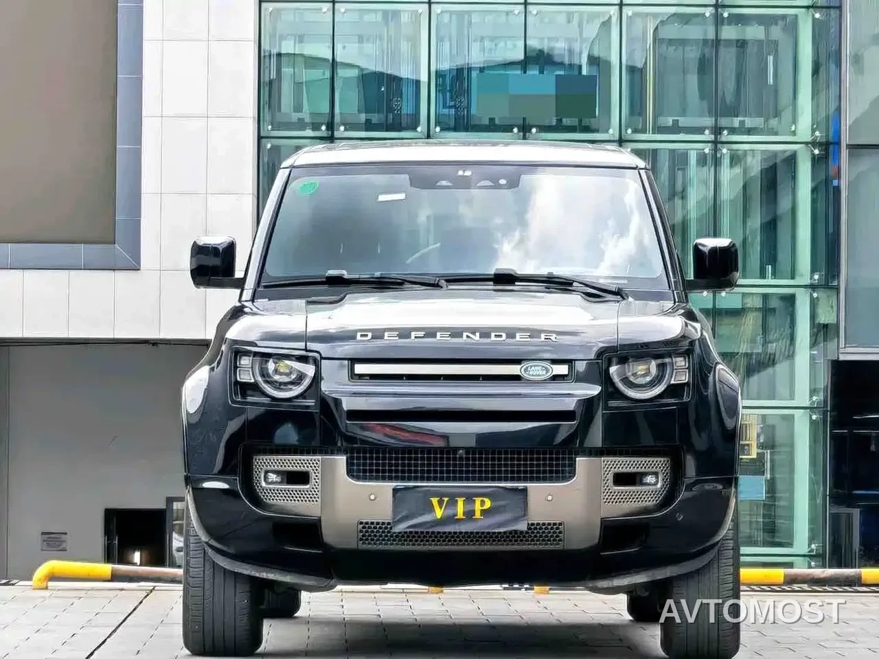 Land Rover Defender 2021 110 P400 X-DYNAMIC HSE — фото 2