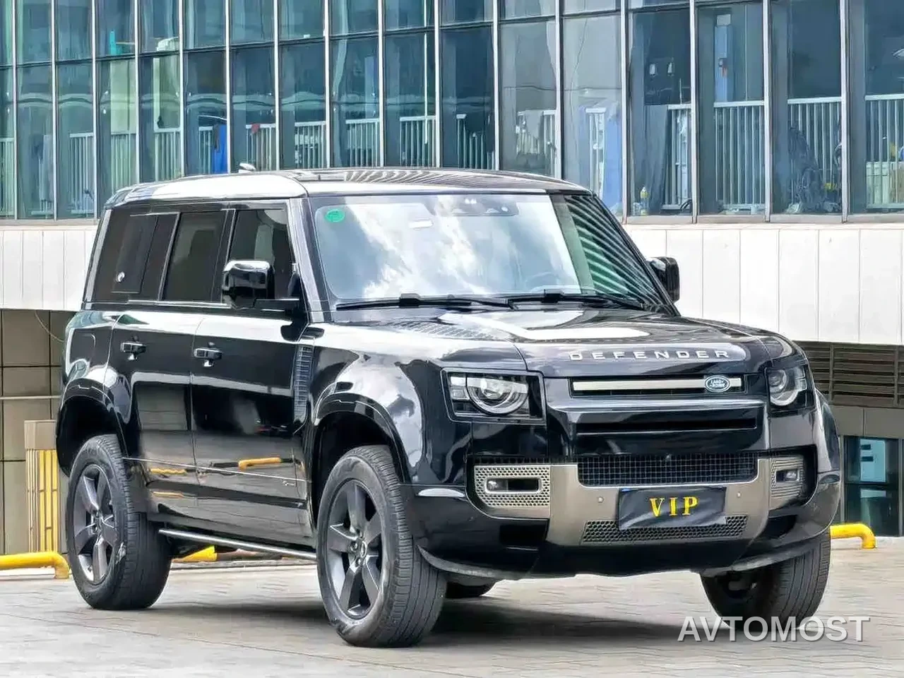 Land Rover Defender 2021 110 P400 X-DYNAMIC HSE — фото 3
