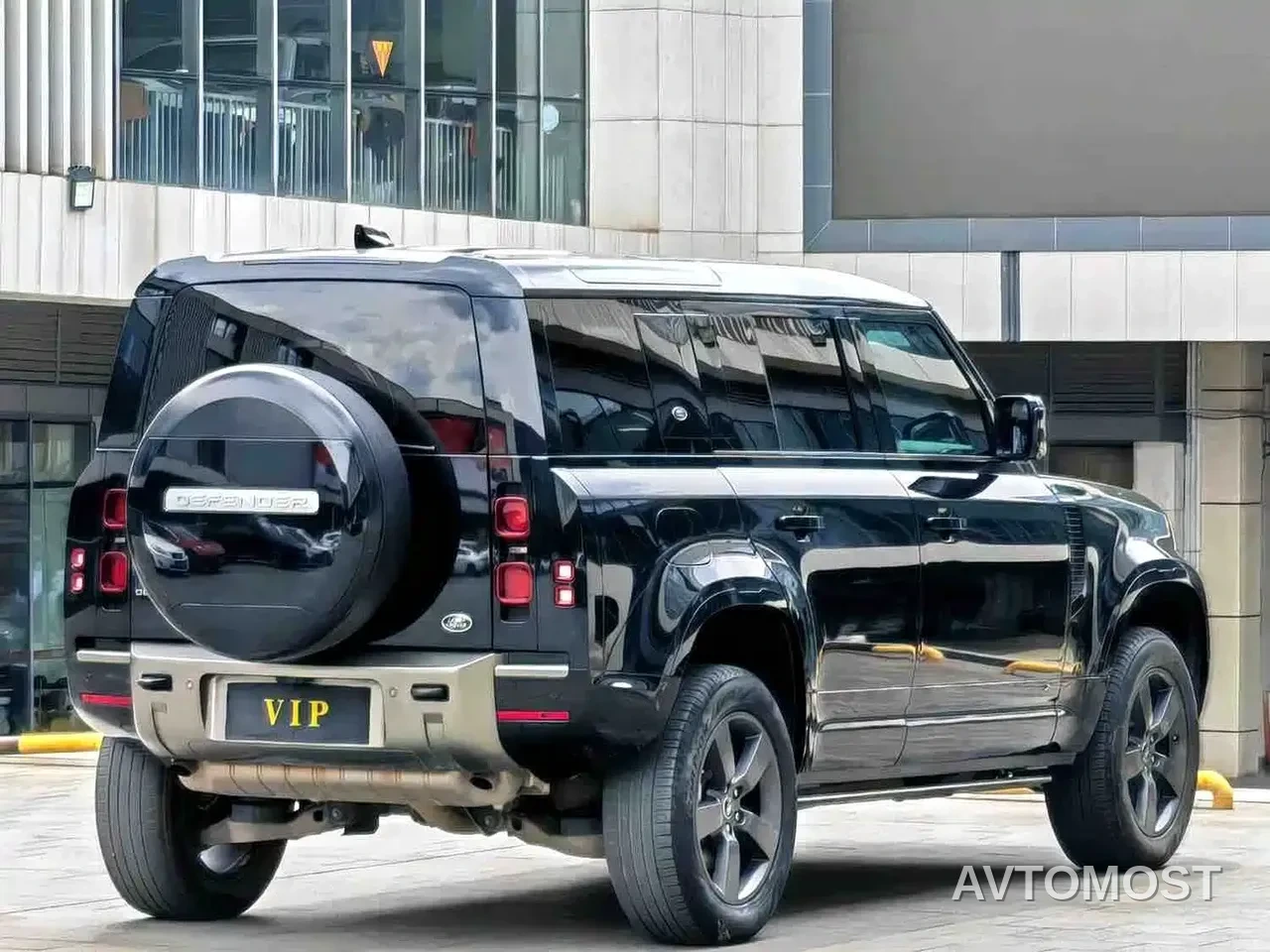 Land Rover Defender 2021 110 P400 X-DYNAMIC HSE — фото 5