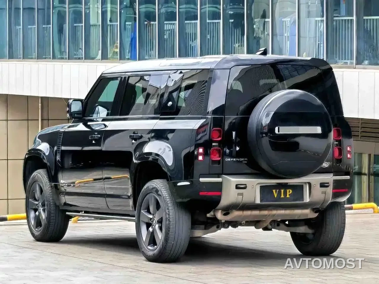 Land Rover Defender 2021 110 P400 X-DYNAMIC HSE — фото 6