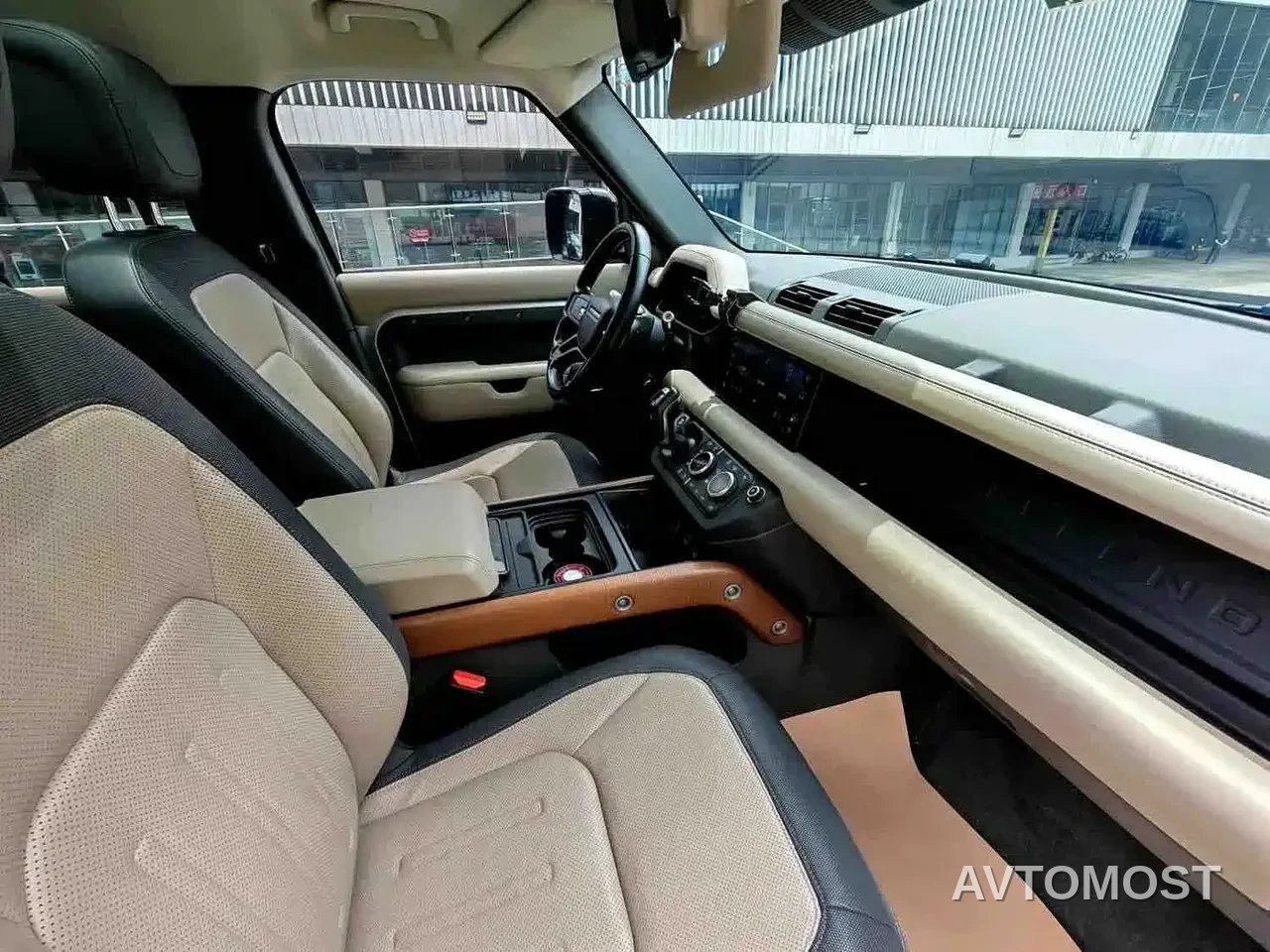Land Rover Defender 2021 110 P400 X-DYNAMIC HSE — фото 9