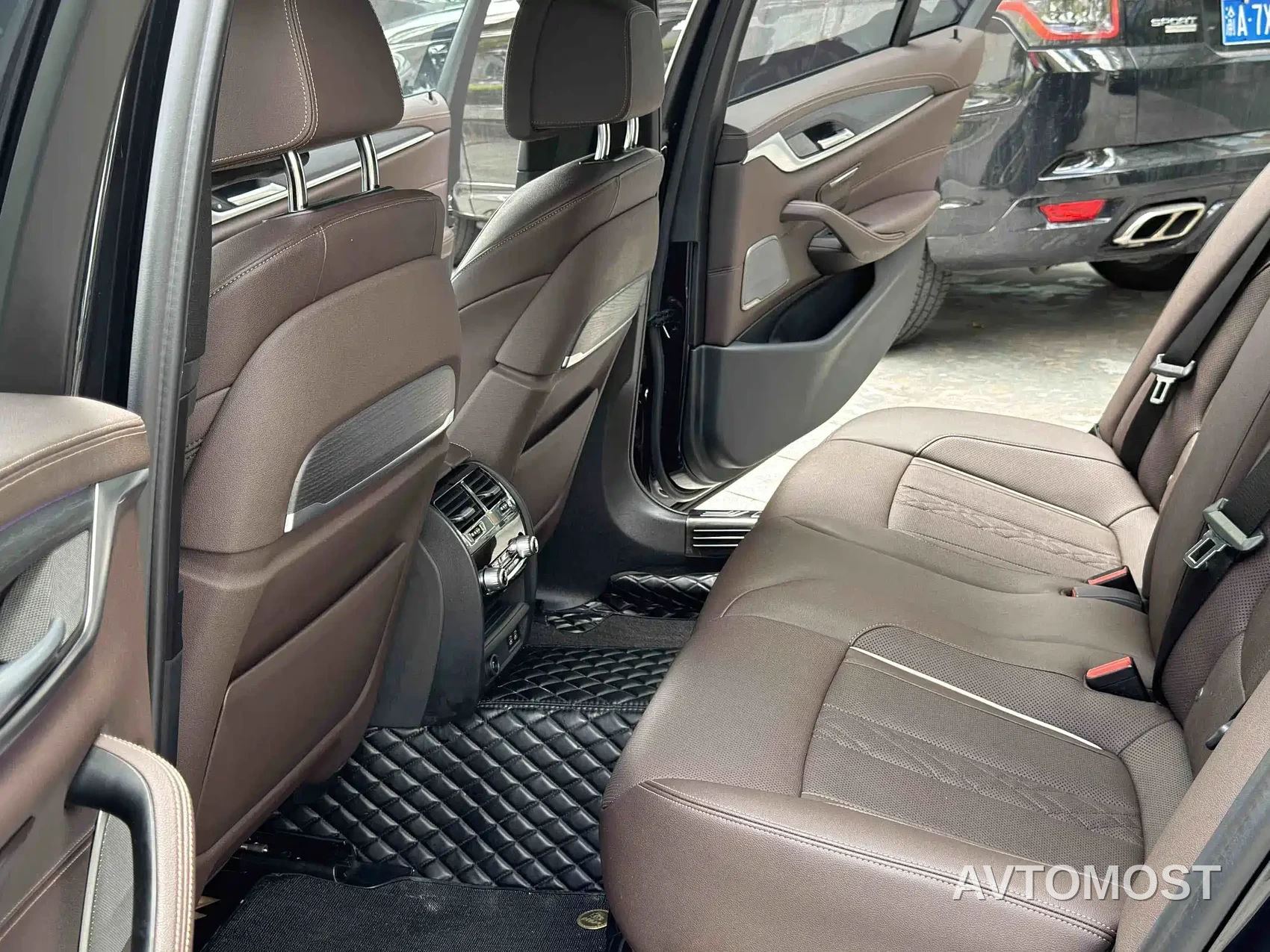 BMW 5 Series 2021 530Li Premium M Sport Package — фото 6