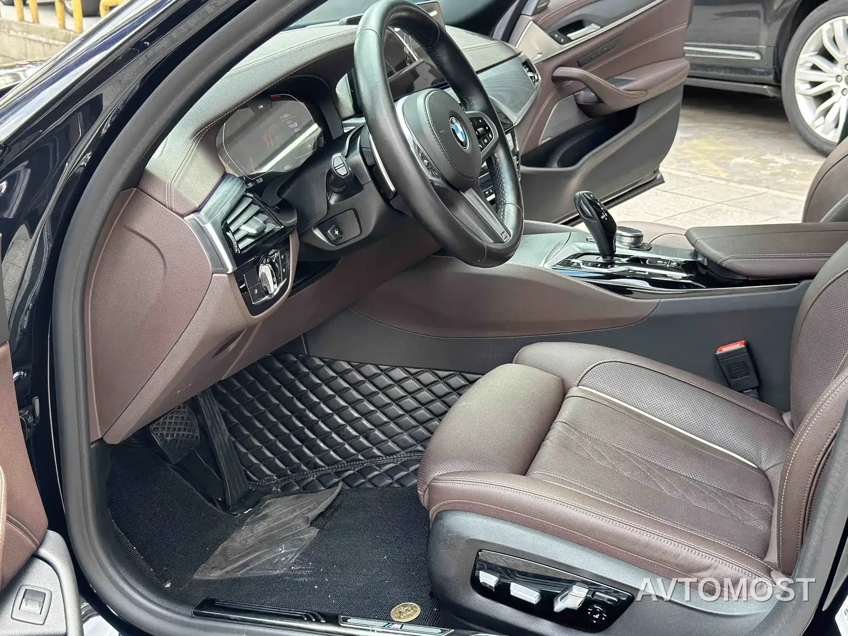 BMW 5 Series 2021 530Li Premium M Sport Package — фото 14