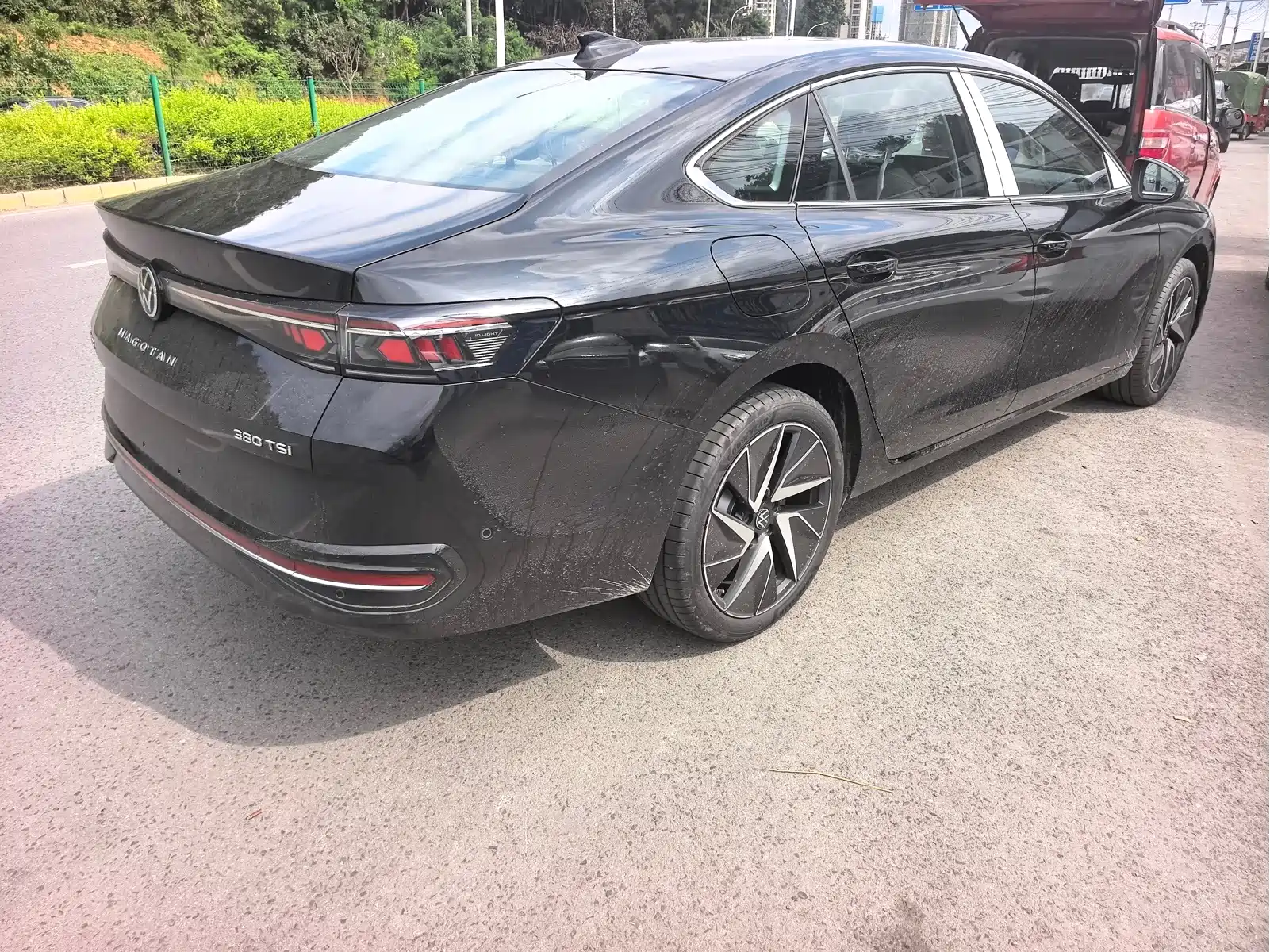 Volkswagen Magotan 2026 Model 380TSI DSG Premium Edition Damai Package — фото 7