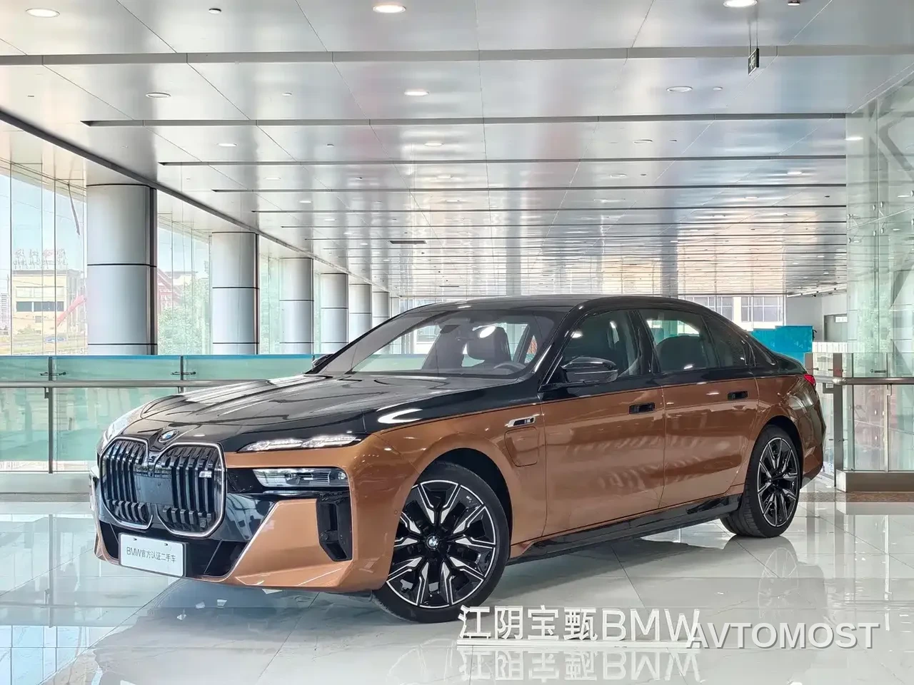BMW i7 M70L 2023 M70L — фото 1