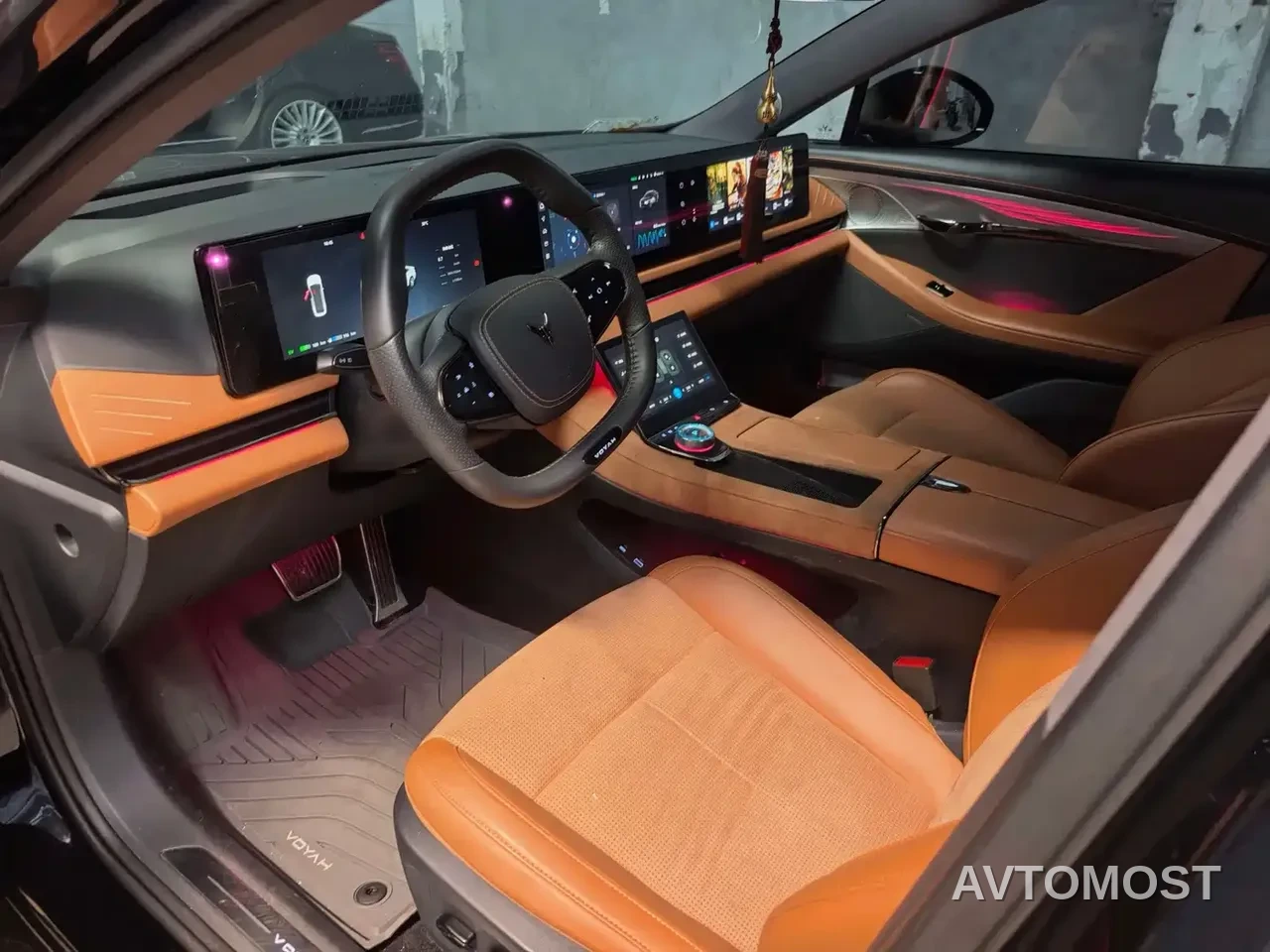 VOYAH Zhuiguang 2024 PHEV AWD Ultra Long Range Flagship — фото 3