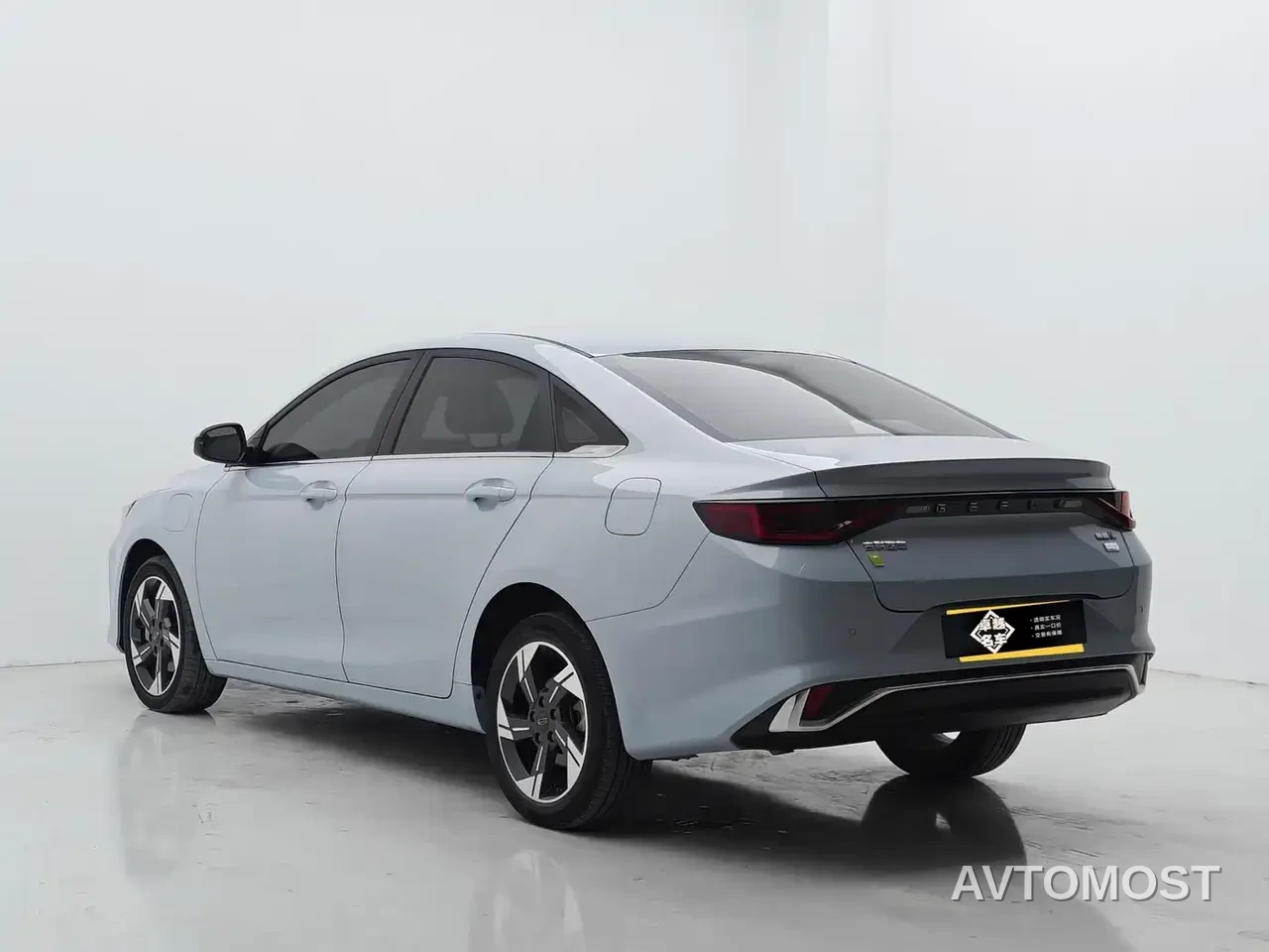 Geely Emgrand L HiP 2022 1.5TD-DHT Pro 100KM Super Swift — фото 4