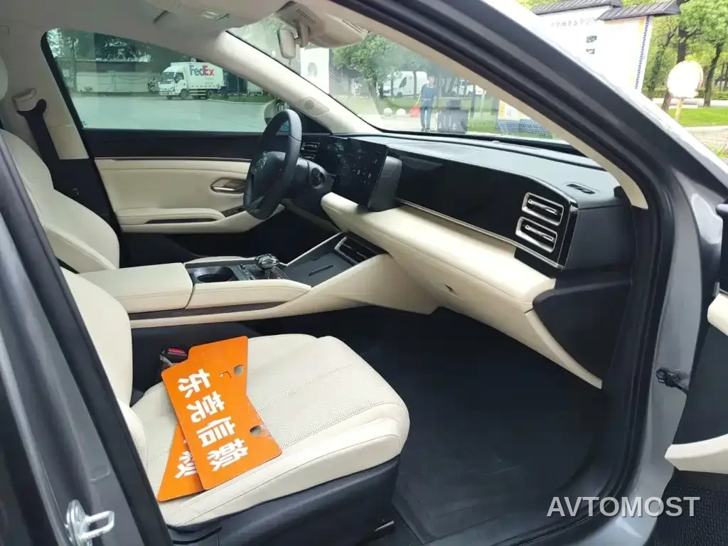 BYD Qin L 2024 DM-i 80KM Leading Edition — фото 10