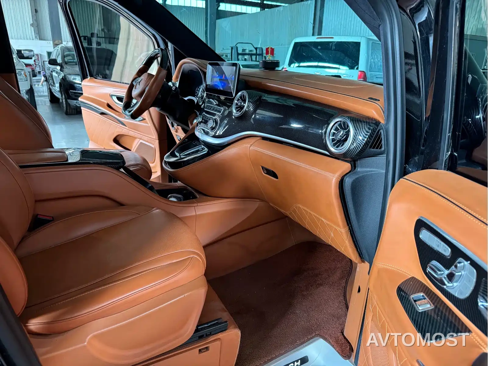 Mercedes-Benz Vito 2023 2.0T Business 7-Seater — фото 6