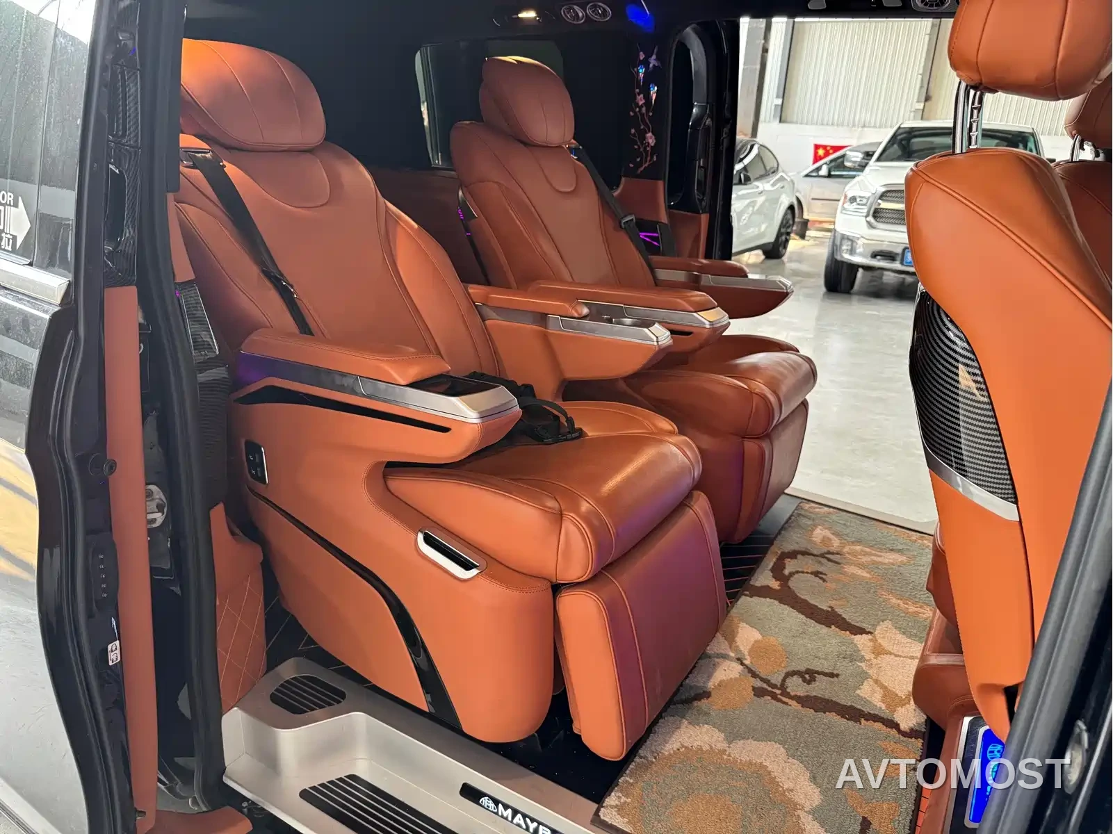 Mercedes-Benz Vito 2023 2.0T Business 7-Seater — фото 7