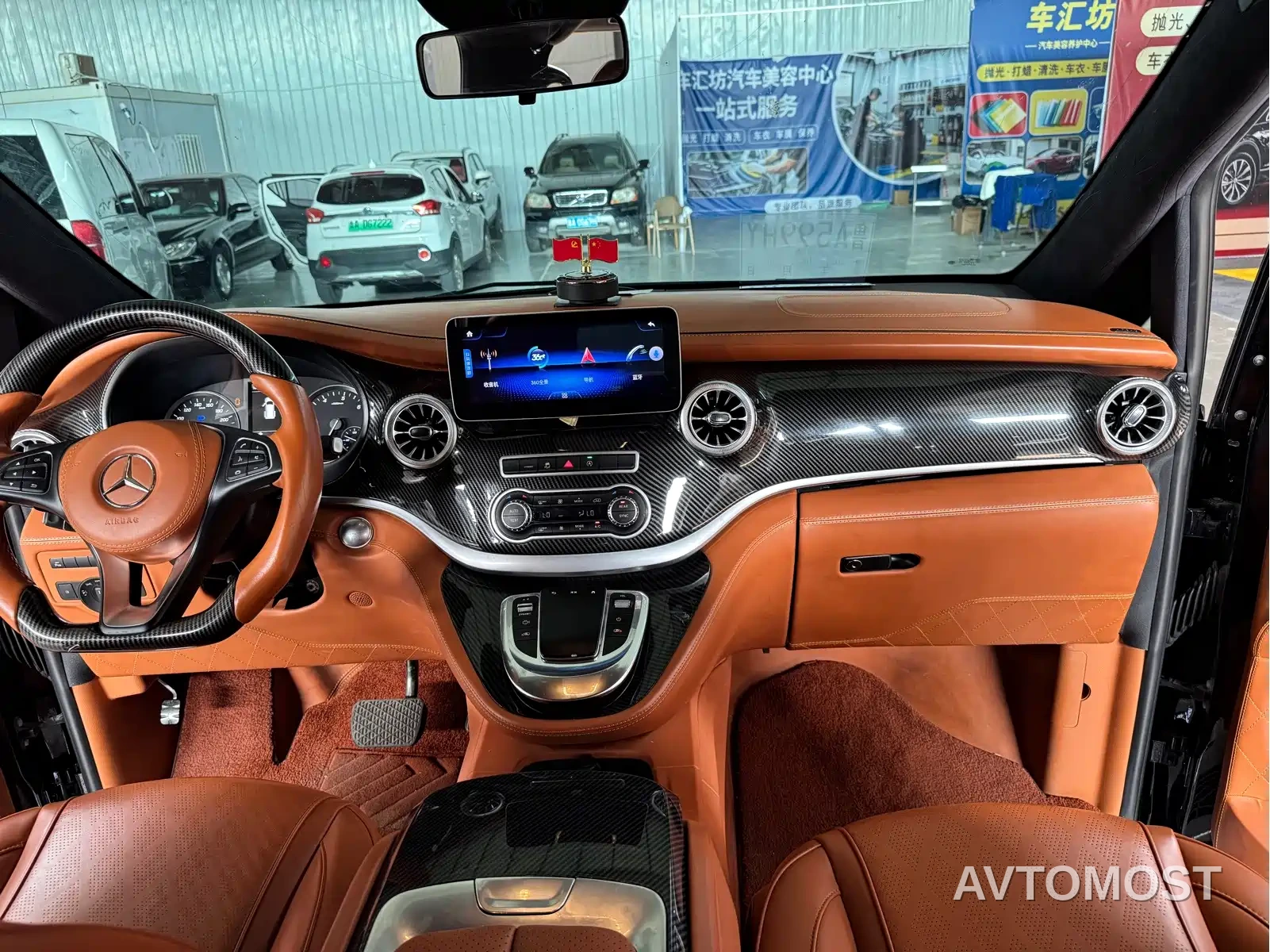 Mercedes-Benz Vito 2023 2.0T Business 7-Seater — фото 9