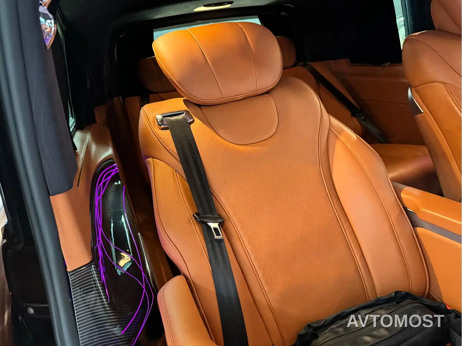 Mercedes-Benz Vito 2023 2.0T Business 7-Seater — фото 10