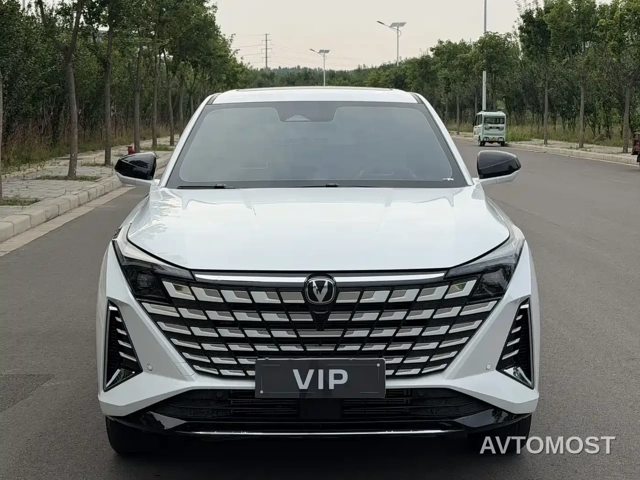 Changan UNI-Z New Energy 2024 Blue Whale iDD 125km Surpassing Edition — фото 2