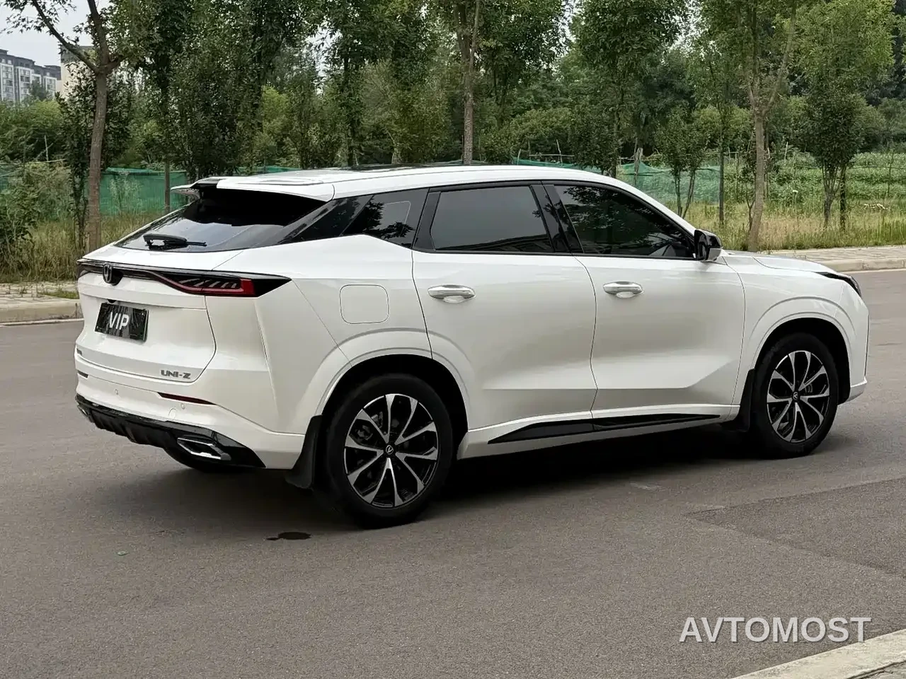 Changan UNI-Z New Energy 2024 Blue Whale iDD 125km Surpassing Edition — фото 4
