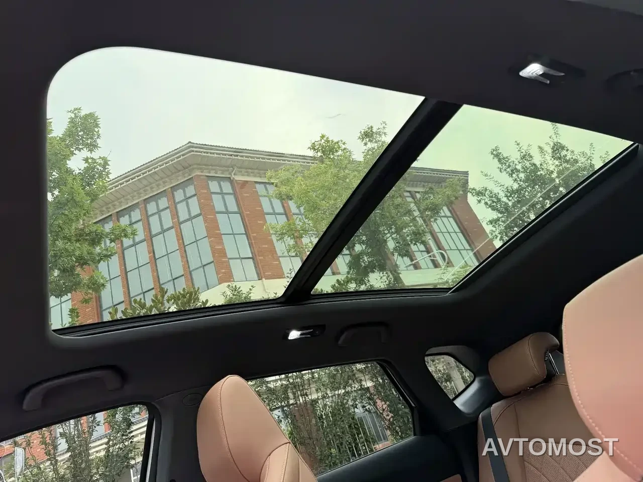 Changan UNI-Z New Energy 2024 Blue Whale iDD 125km Surpassing Edition — фото 9