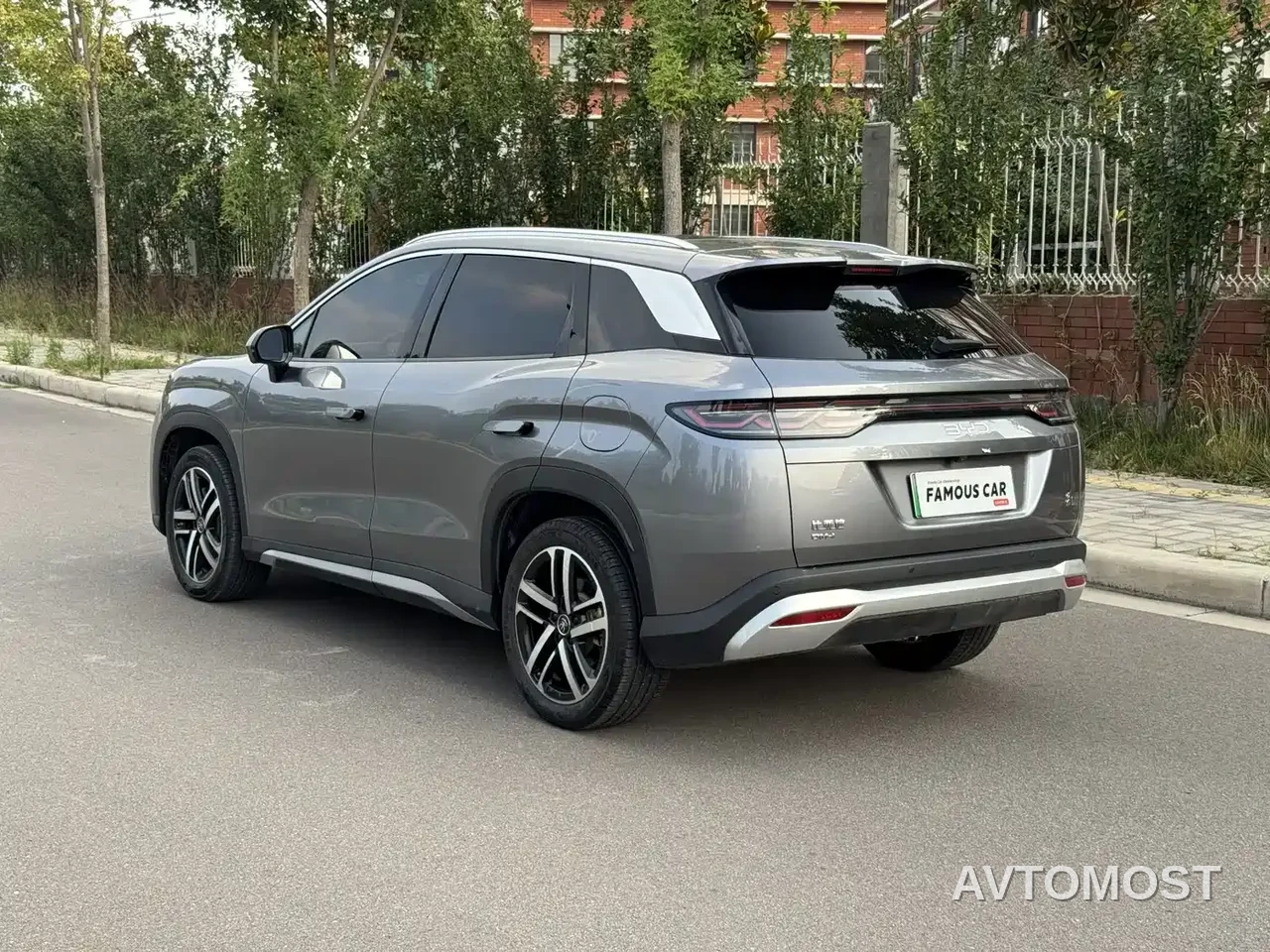 BYD Song L DM-i 2024 112km Leading Edition — фото 4