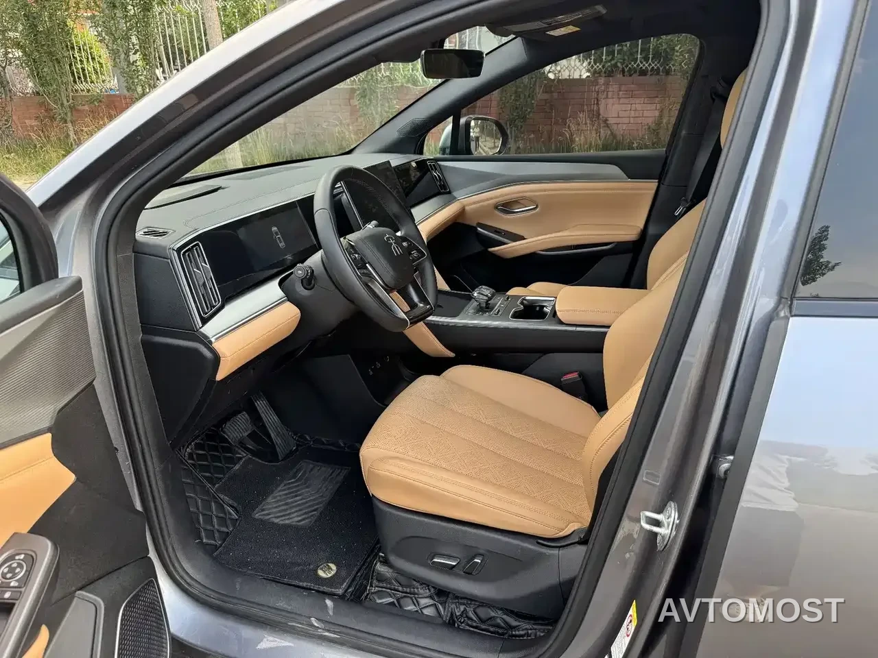 BYD Song L DM-i 2024 112km Leading Edition — фото 9